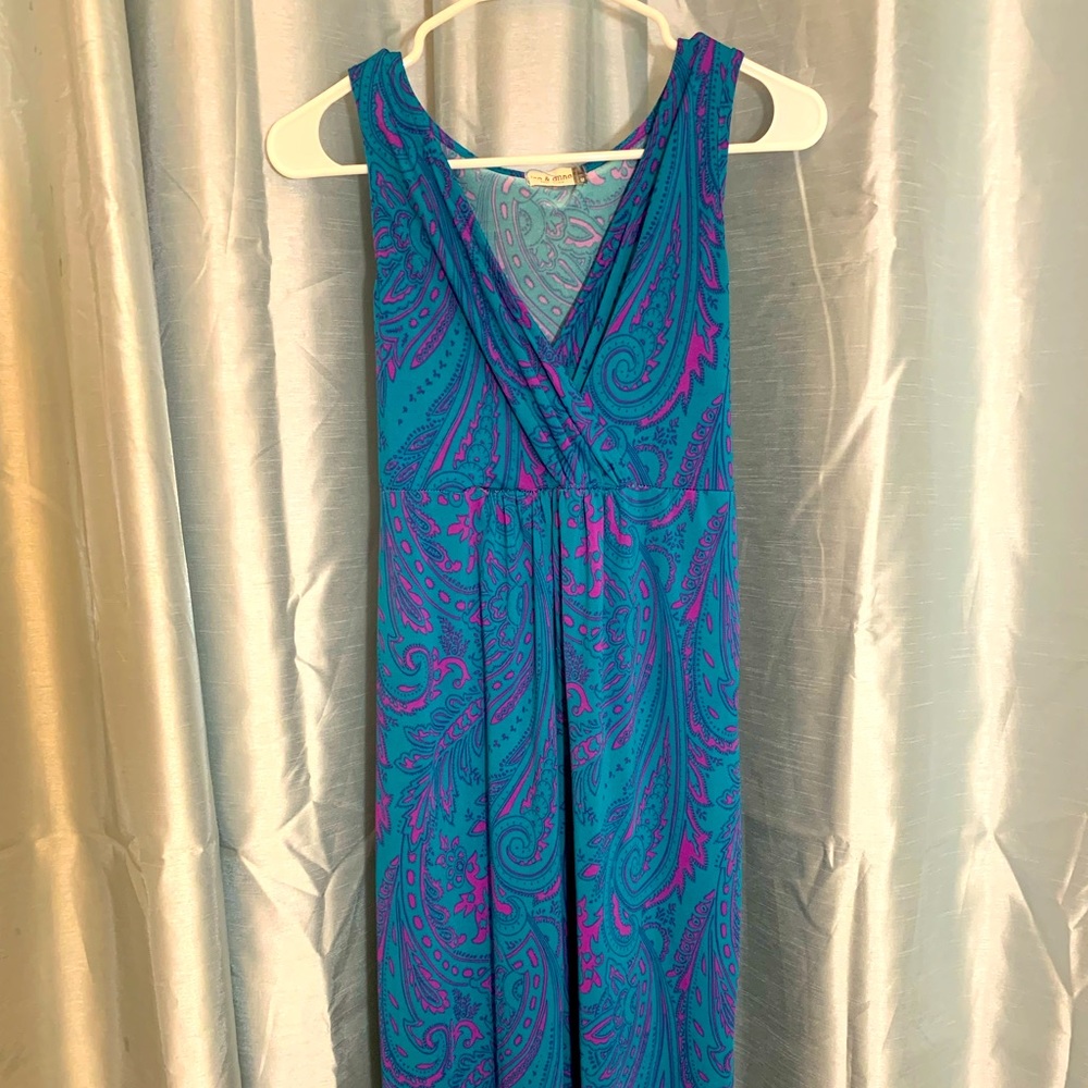 Pretty Turquoise stretch fabric comfortable dress. Size Medium